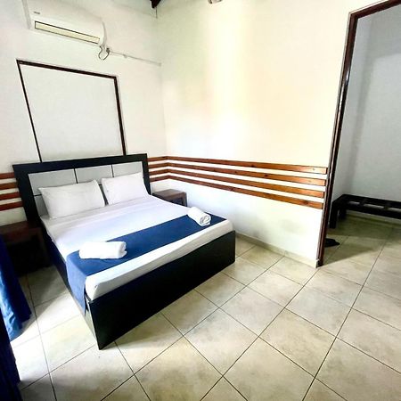 Hotel One Sixty Дехивала-Маунт-Лавиния Экстерьер фото