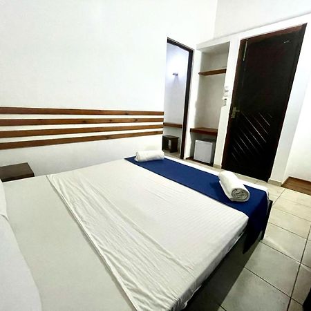 Hotel One Sixty Дехивала-Маунт-Лавиния Экстерьер фото