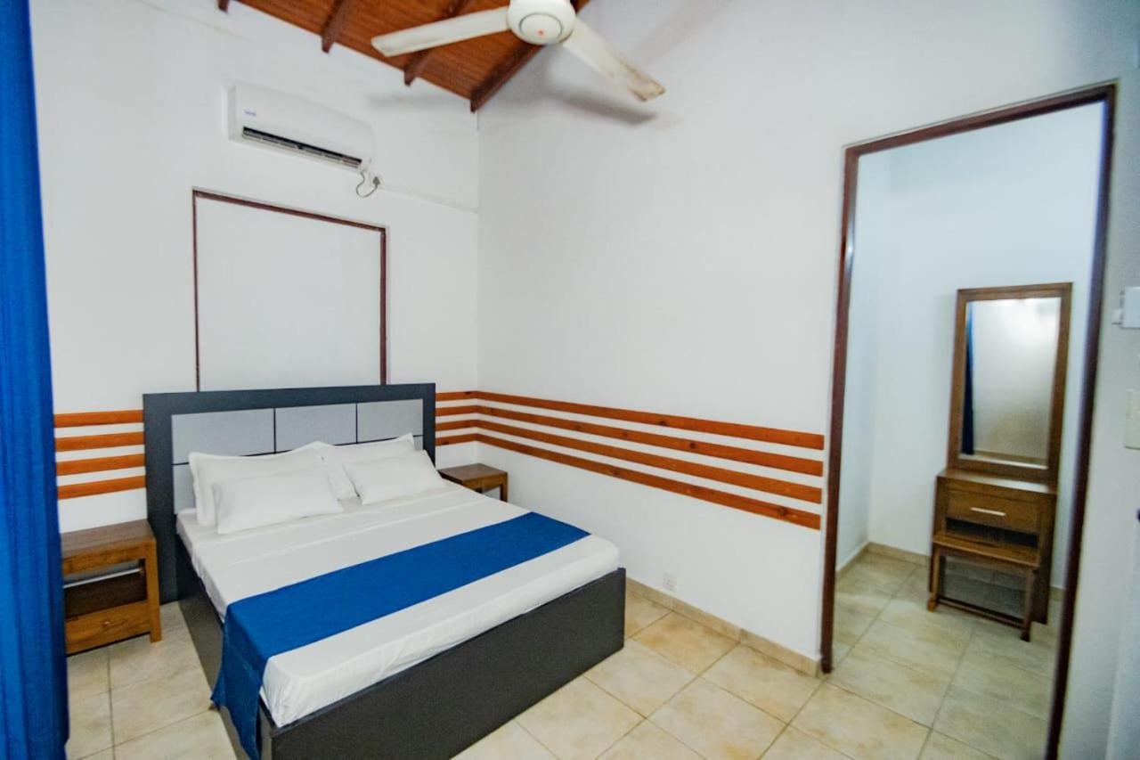 Hotel One Sixty Дехивала-Маунт-Лавиния Экстерьер фото
