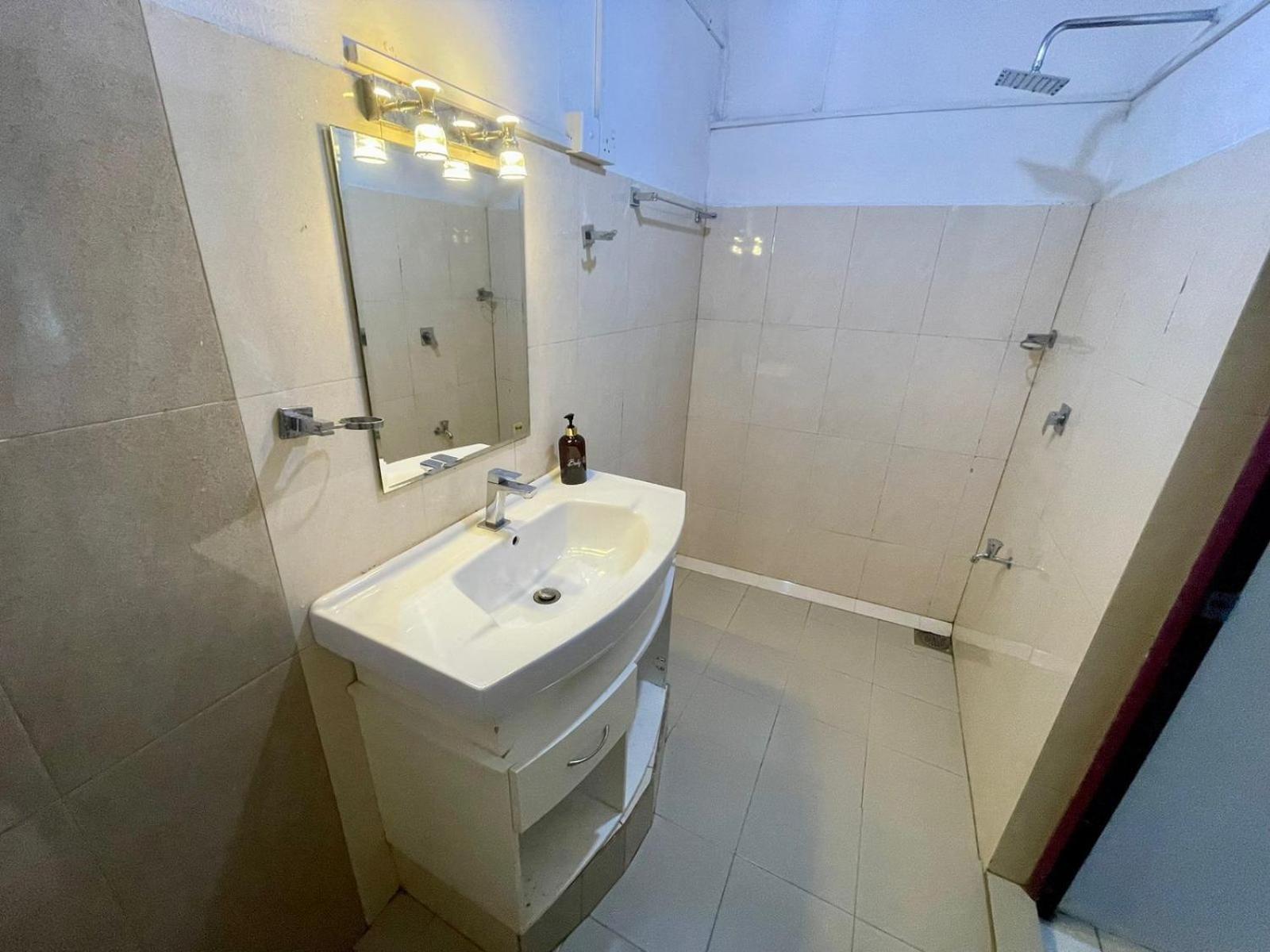 Hotel One Sixty Дехивала-Маунт-Лавиния Экстерьер фото