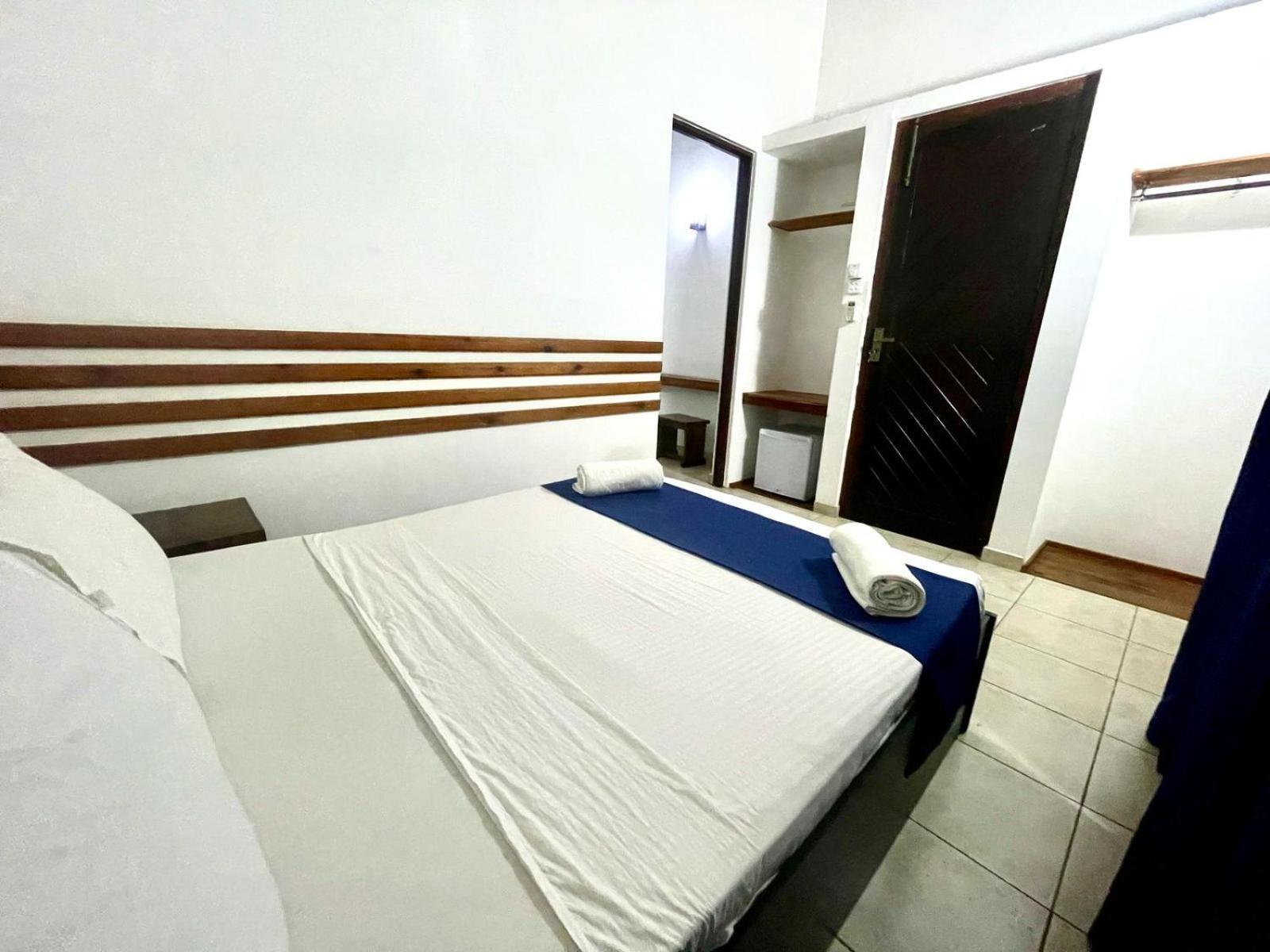Hotel One Sixty Дехивала-Маунт-Лавиния Экстерьер фото